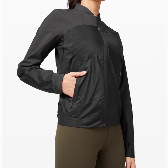 Lululemon Black Run On Waterproof Jacket - Picture 11 of 11